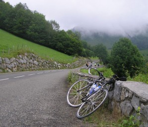 famous bike climbs in France